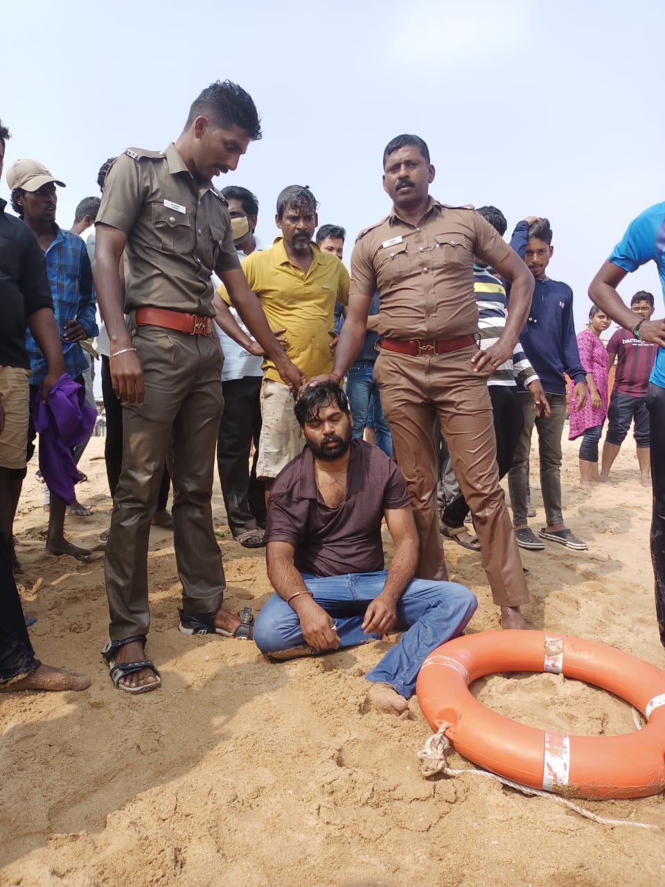 தற்கொலைக்கு முயன்ற வாலிபர்