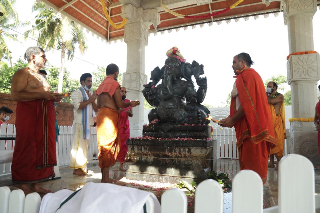 Actor Arjun SarjaActor Arjun Sarja inagurated his dream Hanuman temple