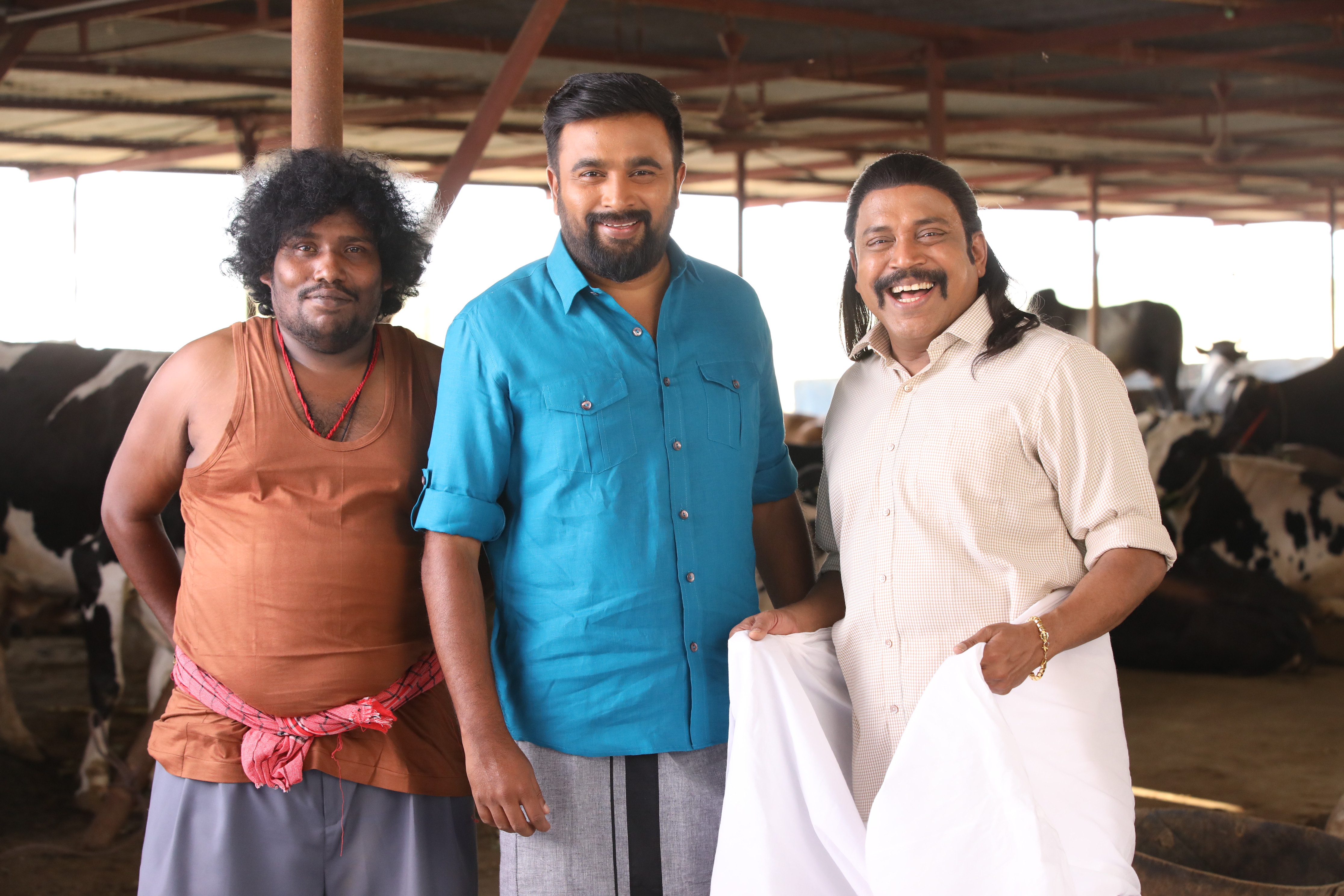 actor Sasikumar starrer Rajavamsam release on pongal