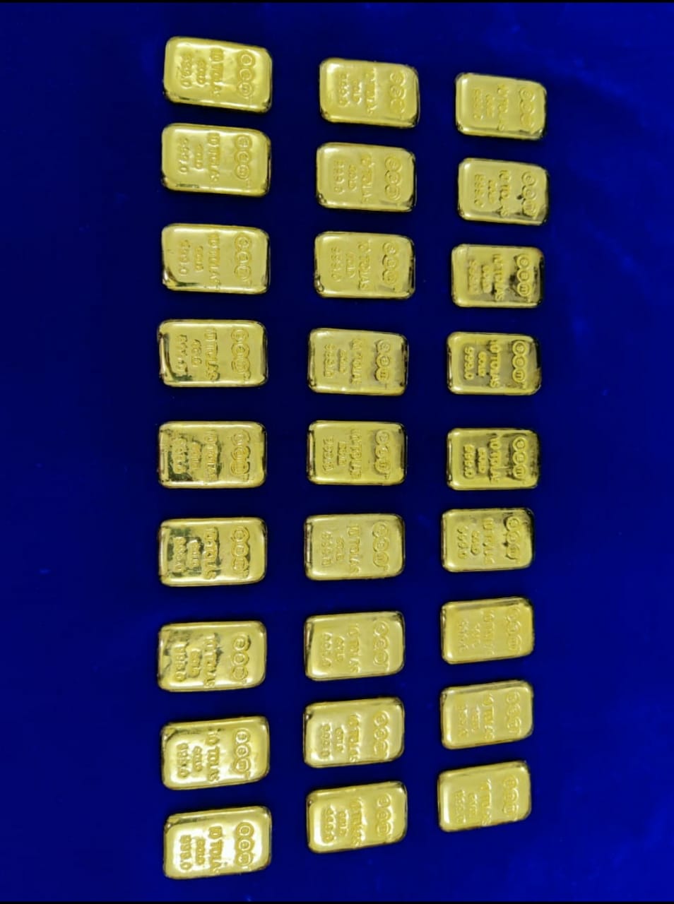 smuggling gold nugget, chennai airport, 30 தங்கக்கட்டி, dri officers