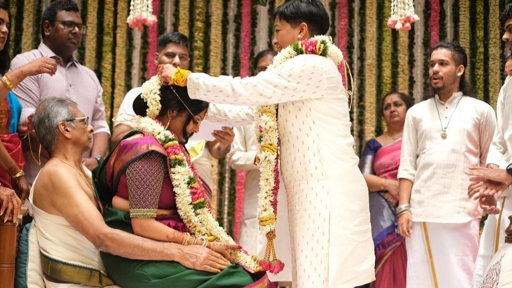 woman and girl marriage