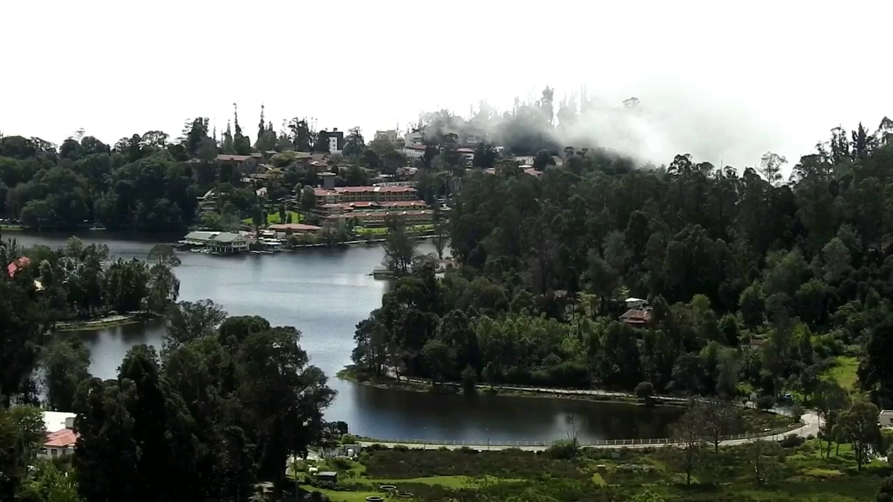 Kodaikanal Lake overflowing with garbage Kodaikanal Lake Kodaikanal Star Lake Kodaikanal latest news கொடைக்கானல் நட்சத்திர ஏரி நட்சத்திர ஏரி ஏரி கொடைக்கானல் செய்திகள்