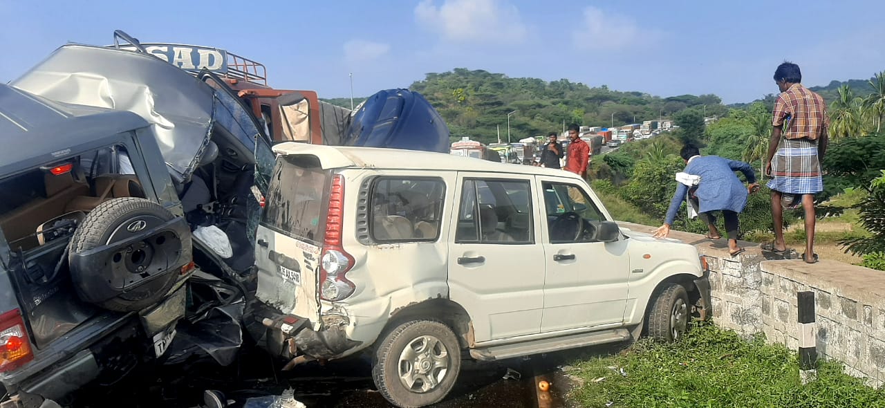 container truck accident near Toppur Pass bridge