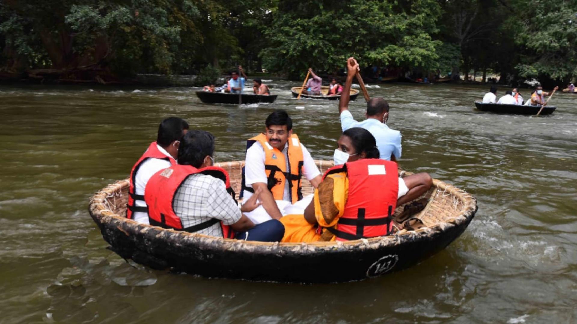 ஒகேனக்கல் படகு பயணம்