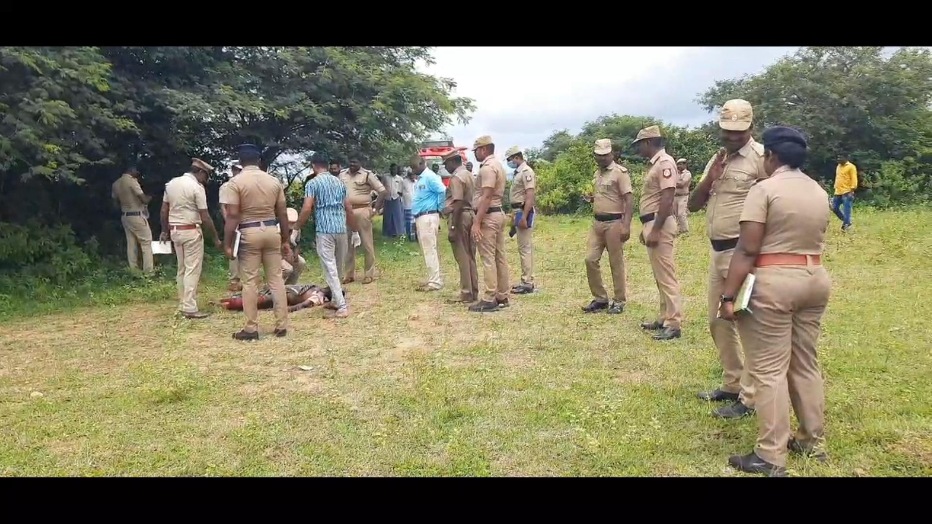 பென்னாகரம் அருகே அடையாளம் தெரியாத நபர்களால் பெட்ரோல் ஊற்றி வாலிபர் கொலை