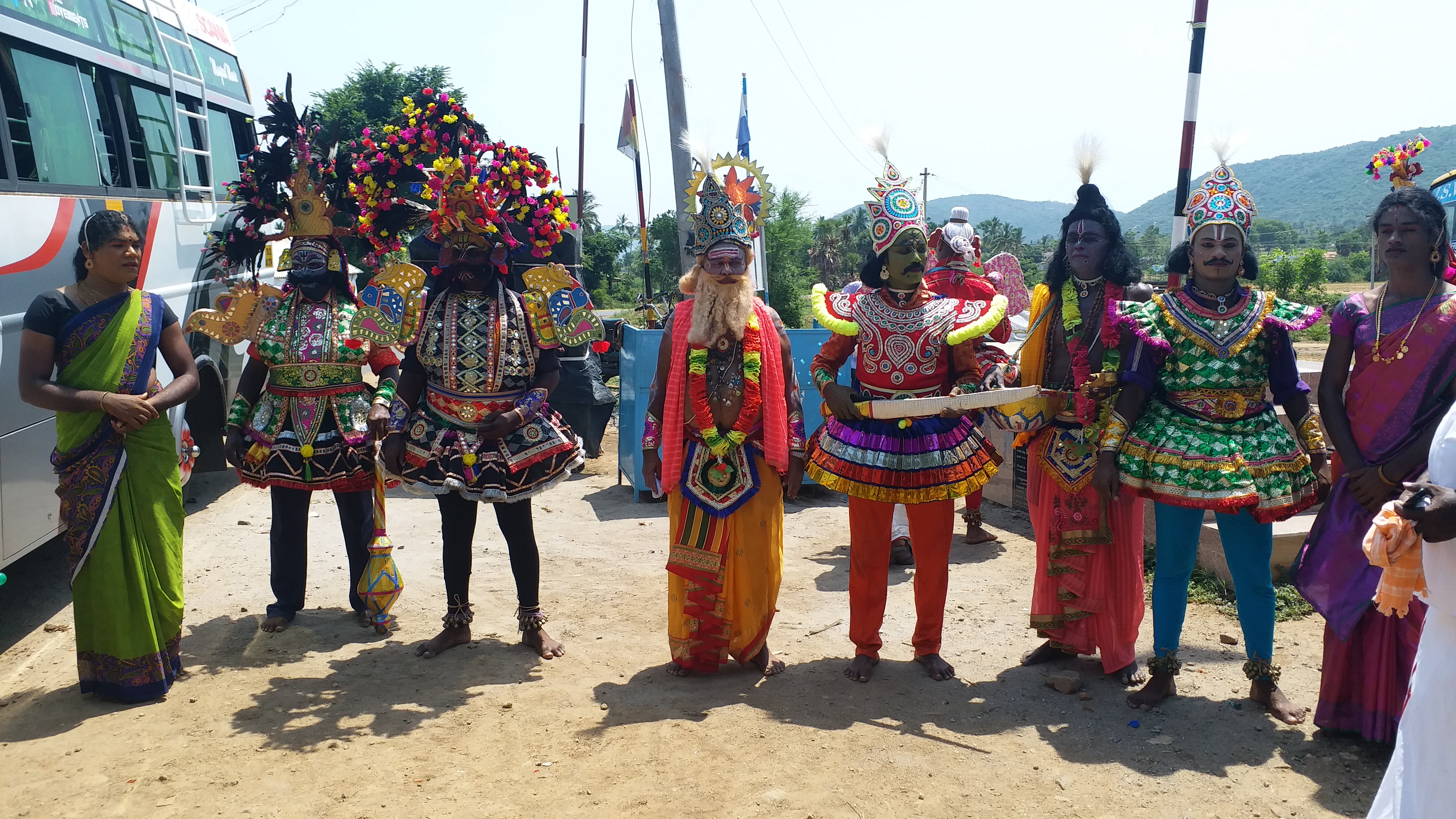 தெருக்கூத்து நாடகக் கலைஞர்கள்