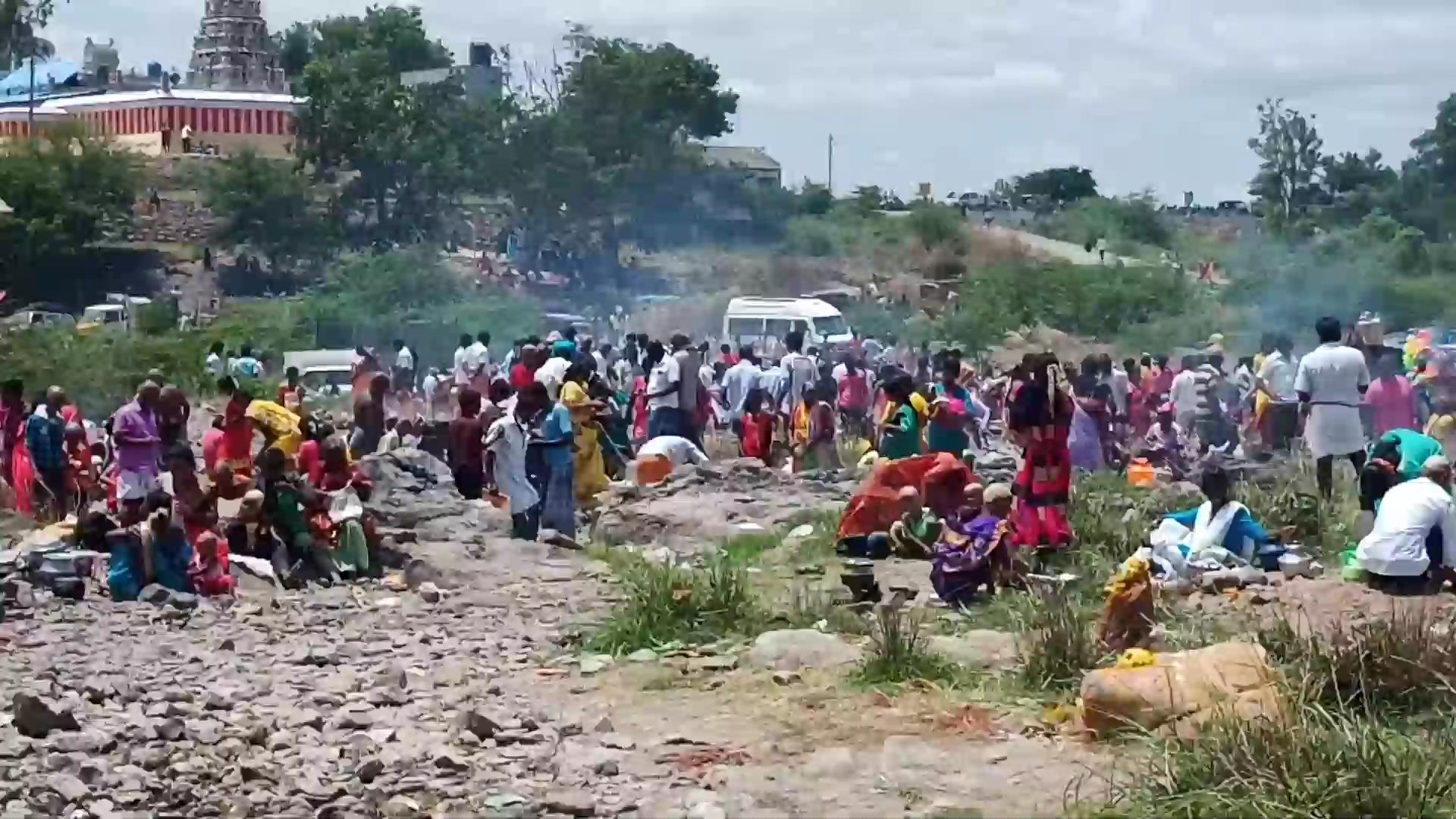 Adiperu celebration at Tenpennayar near Arur and violating curfew rules