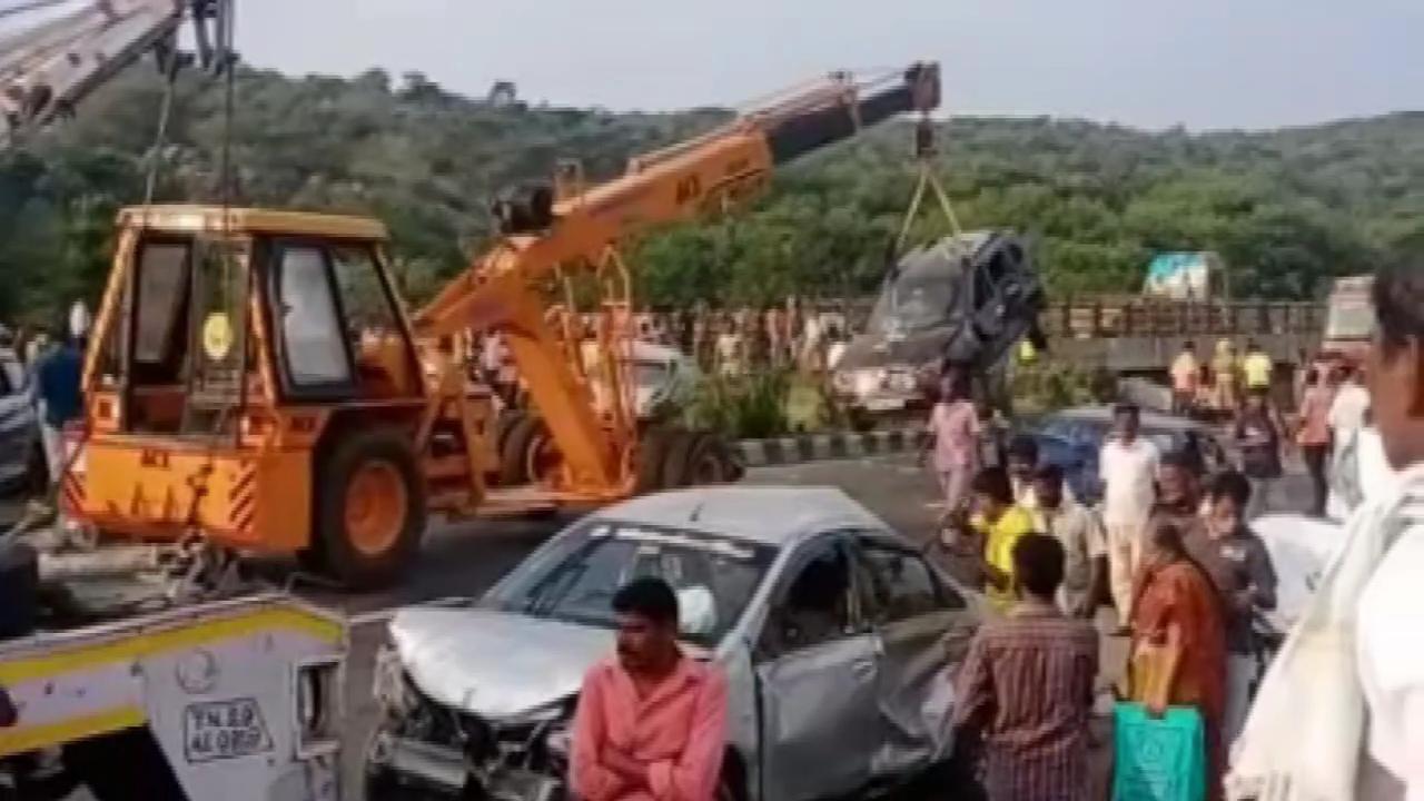 Four died in tragic accident at Salem-Bangalore National Highway