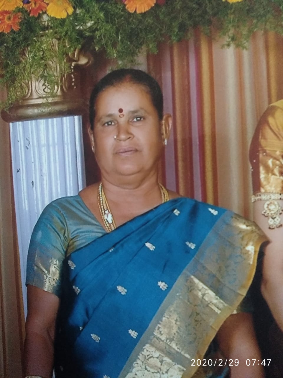 erode bhavanisagar woman dies falling from bus cctv video viral