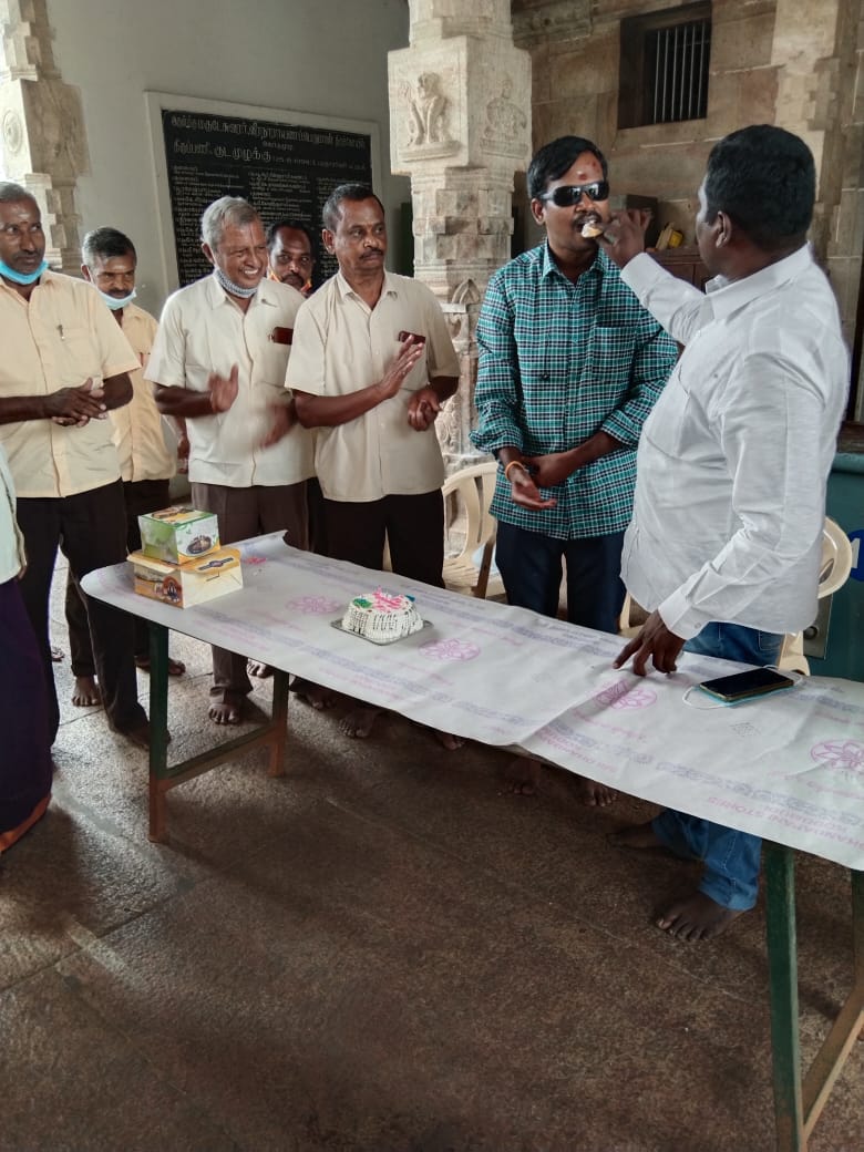 ஈரோடு கொடுமுடி மகுடேஸ்வரர் கோயில் செயல் அலுவலர் ரமேஷ்