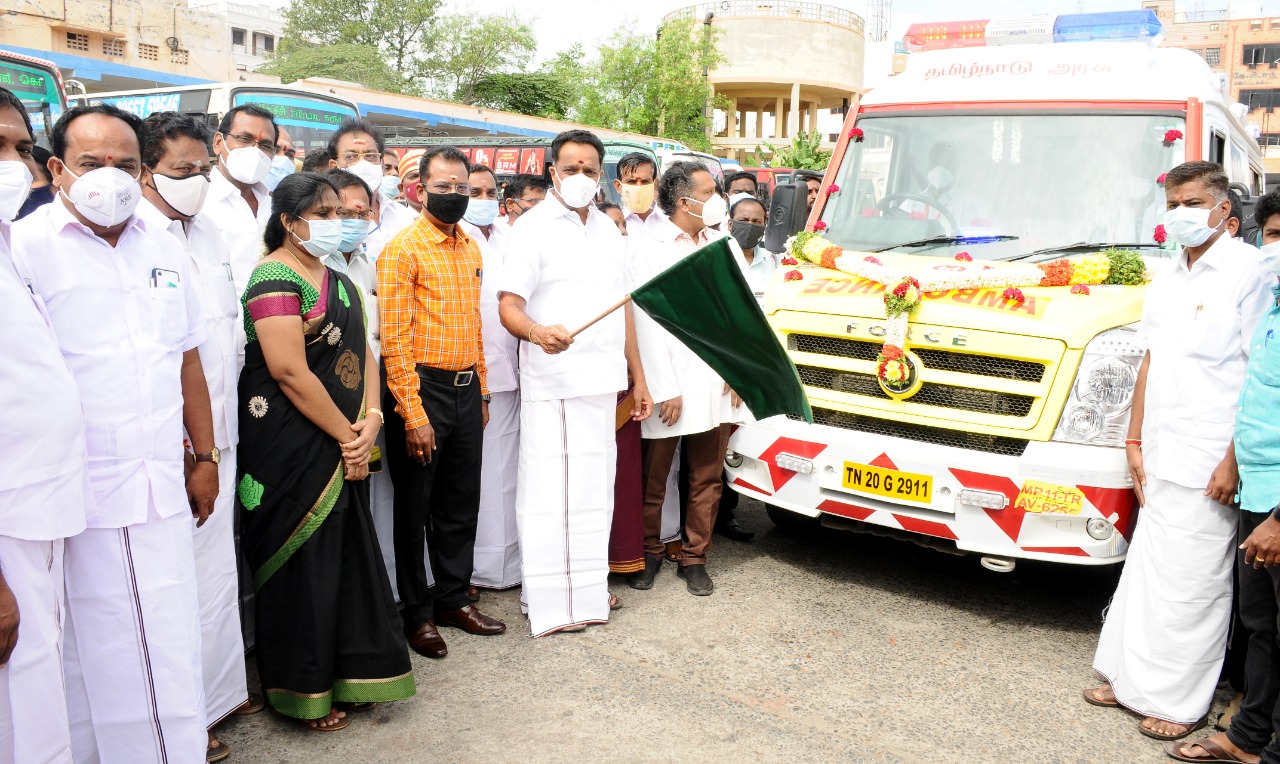 karur transport minister m.r. vijayabhaskar gave siddha medicines kit