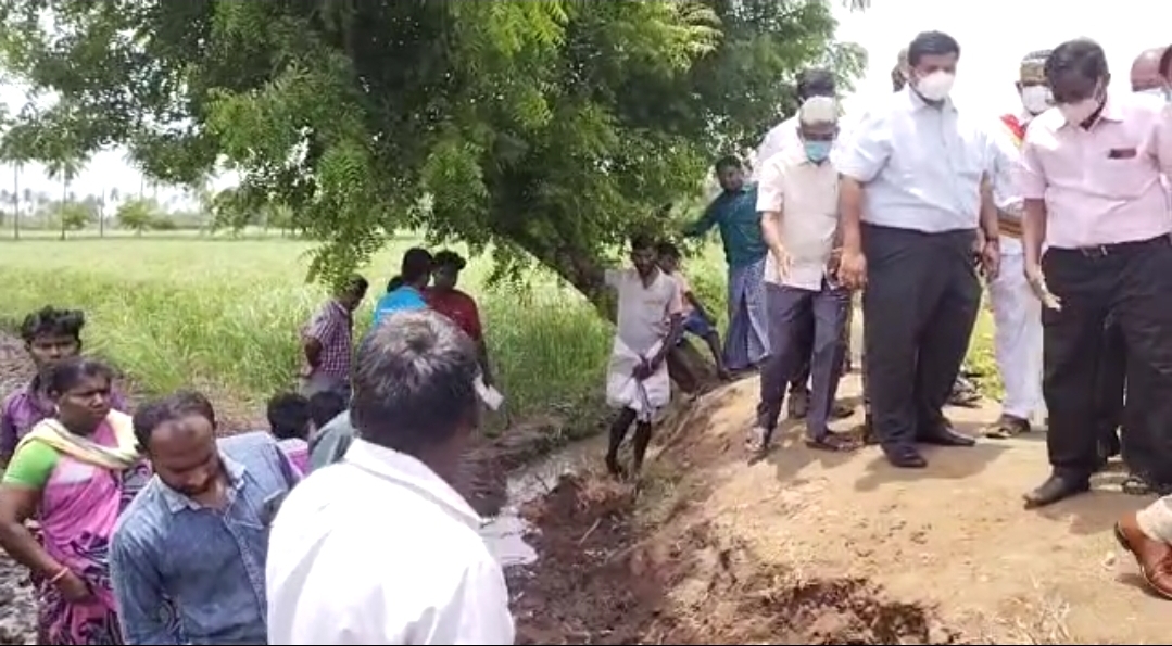 man body buried after protest for crematorium in karur