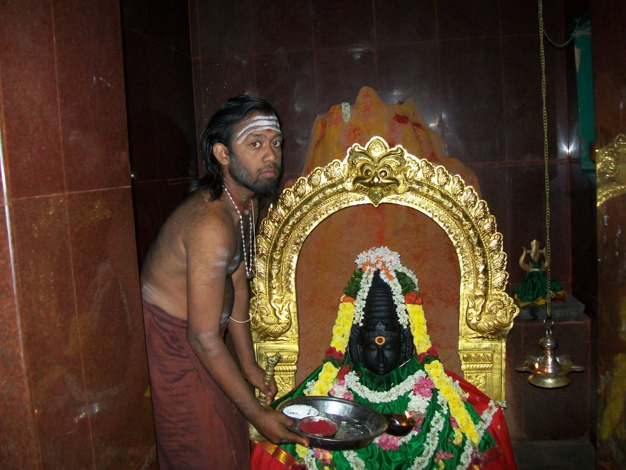 Tamilnadu priest training student thank CM  Tamilnadu temples priest training center  தமிழ்நாட்டில் உள்ள அர்ச்சகர் பயிற்சிப் பள்ளிகள் மறுமலர்ச்சி  அதிமுக ஆட்சியில் கைவிடப்பட்ட அர்ச்சகர் பயிற்சிப் பள்ளிகள்  அர்ச்சகர்களுக்கு பணி நியமனம்