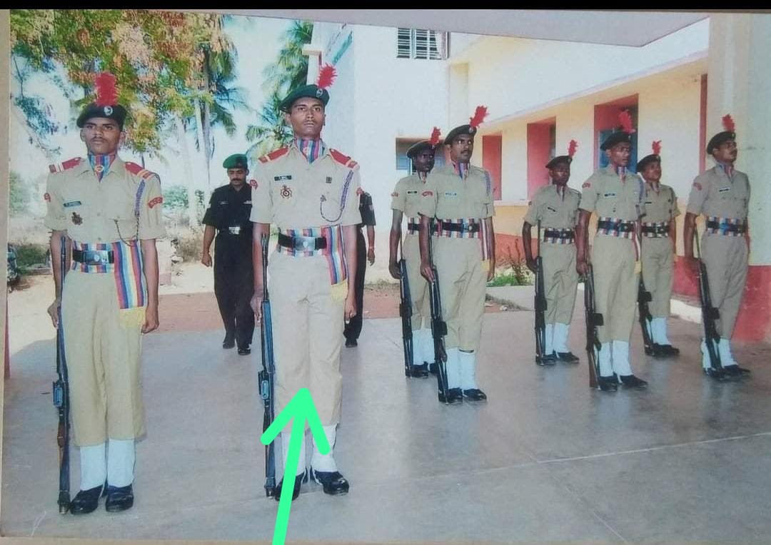 ஹெலிகாப்டர் விபத்தில் உயிரிழந்த மேஜர் ஜெயந்த் NCC-யில் இருந்தபோது எடுத்தப் புகைப்படம்