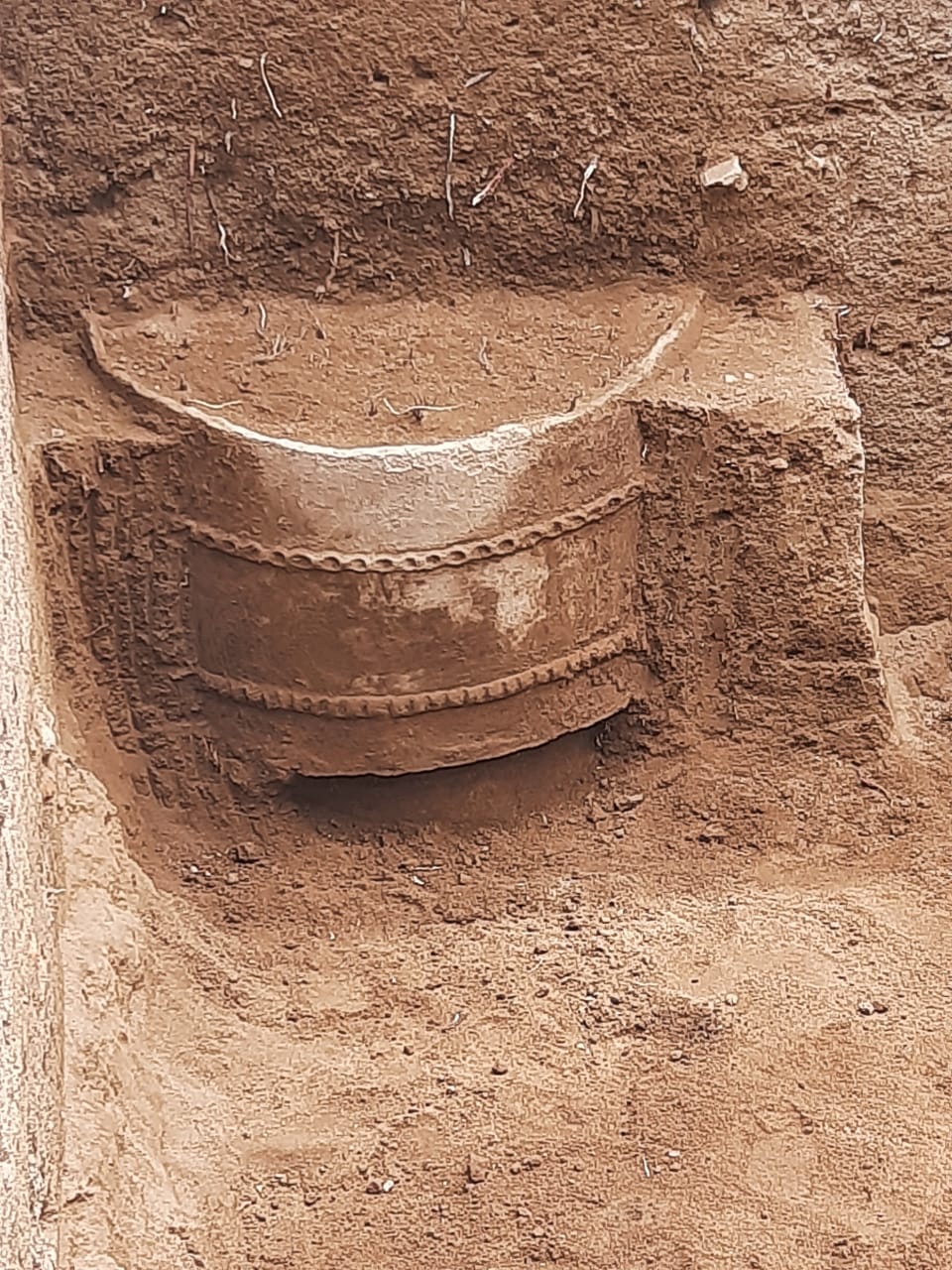 keezhadi_ring_well_found in seventh excavation