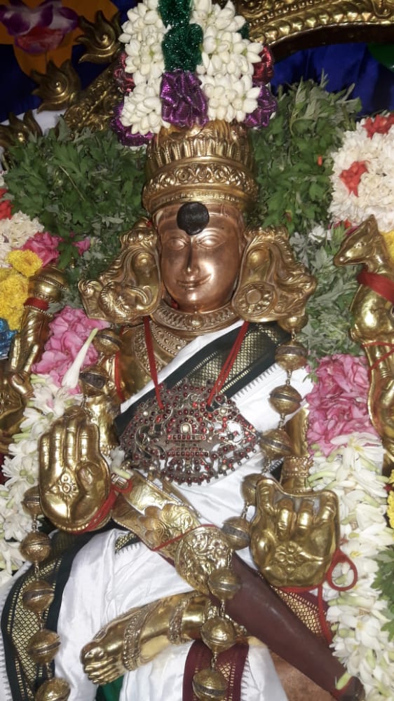 உறைவாளுடன் சுந்தரேஸ்வரர்