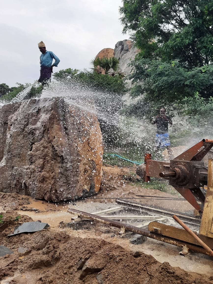 மீனாட்சி அம்மன் கோயில் வீர வசந்த ராயர் மண்டப கல்தூண் சீரமைப்பு