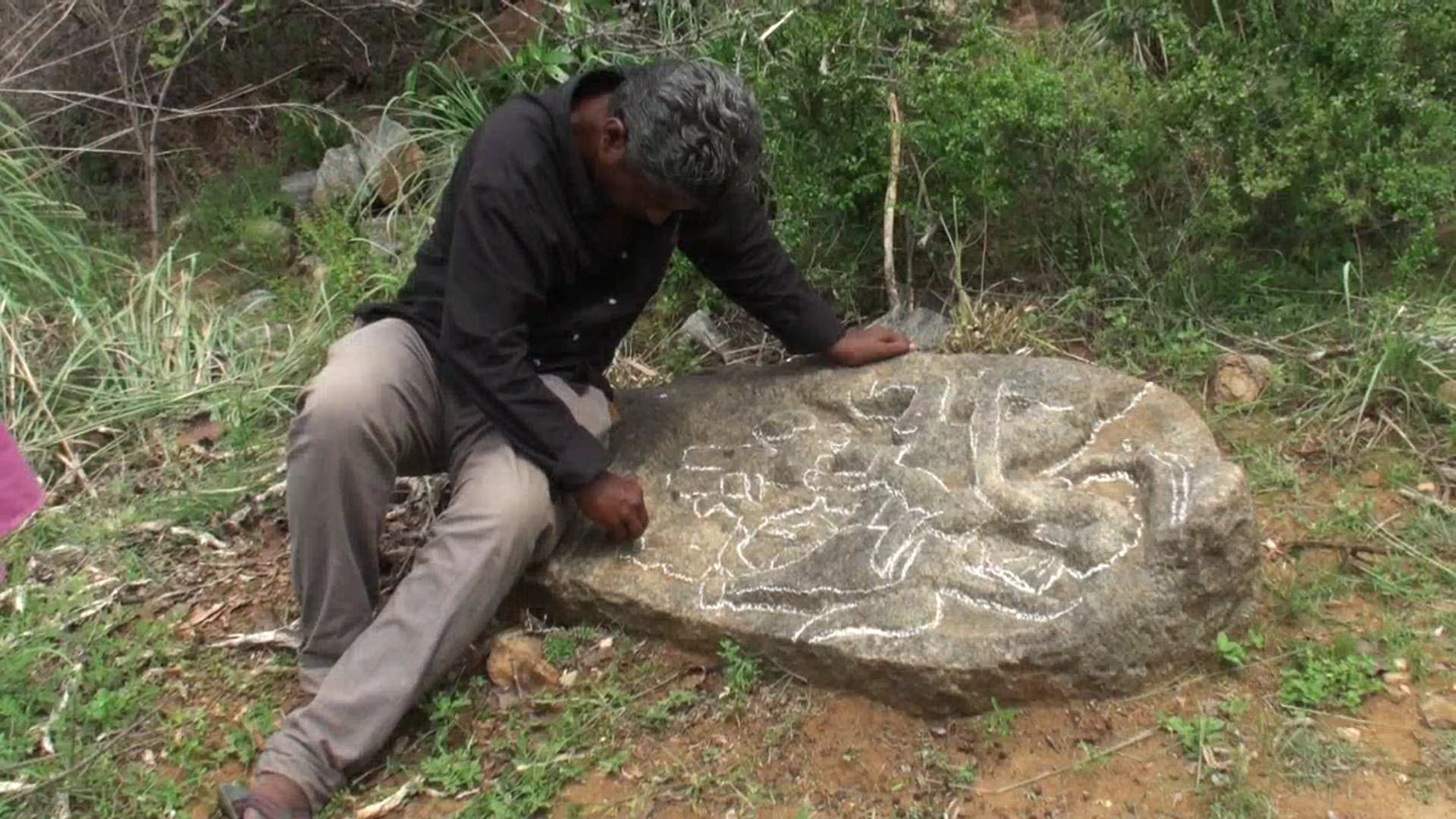 Ancient Middle Stone Discovered near usilampatti