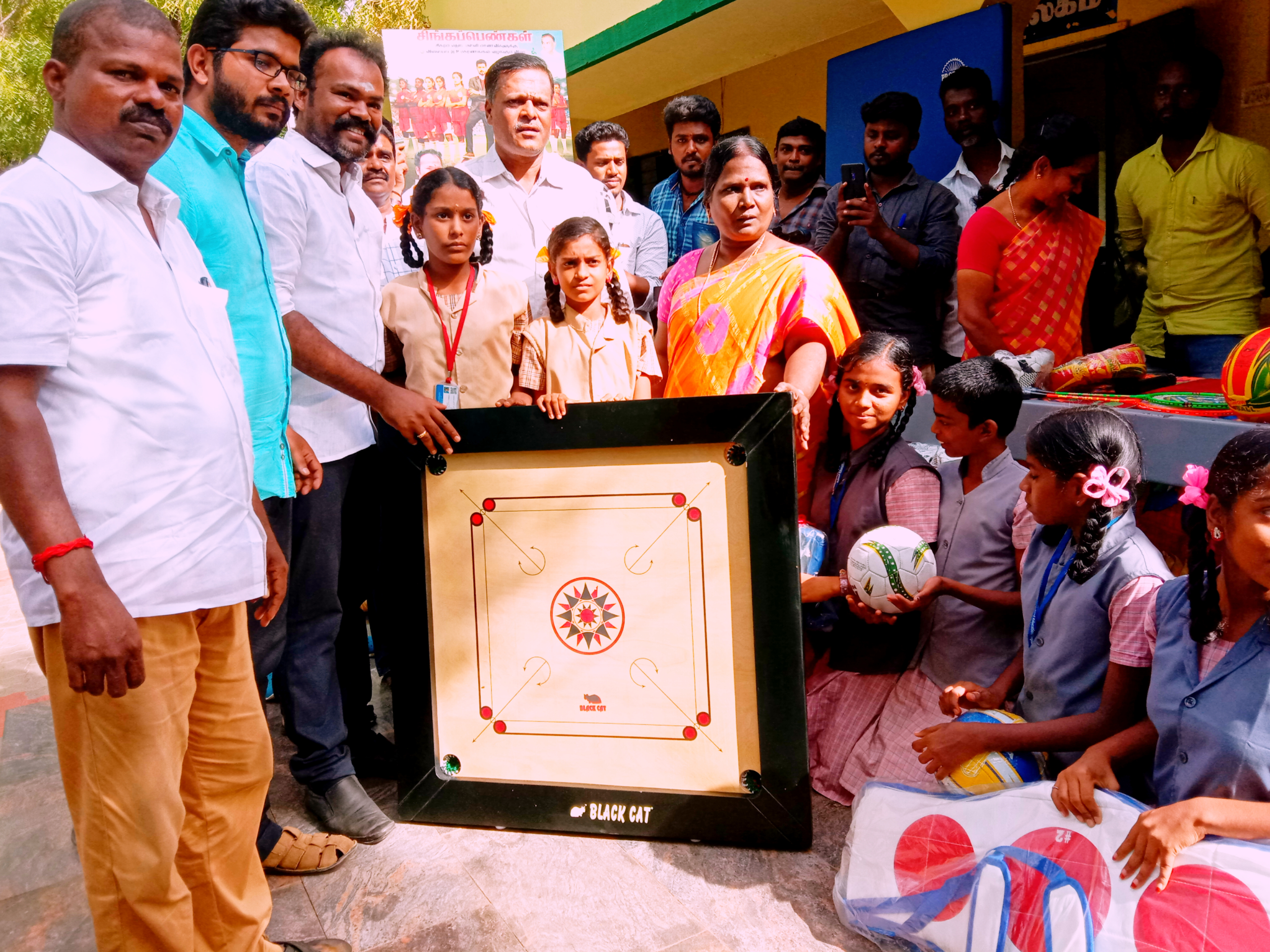 Vijay Fans issues sports items to Govt. school at madurai