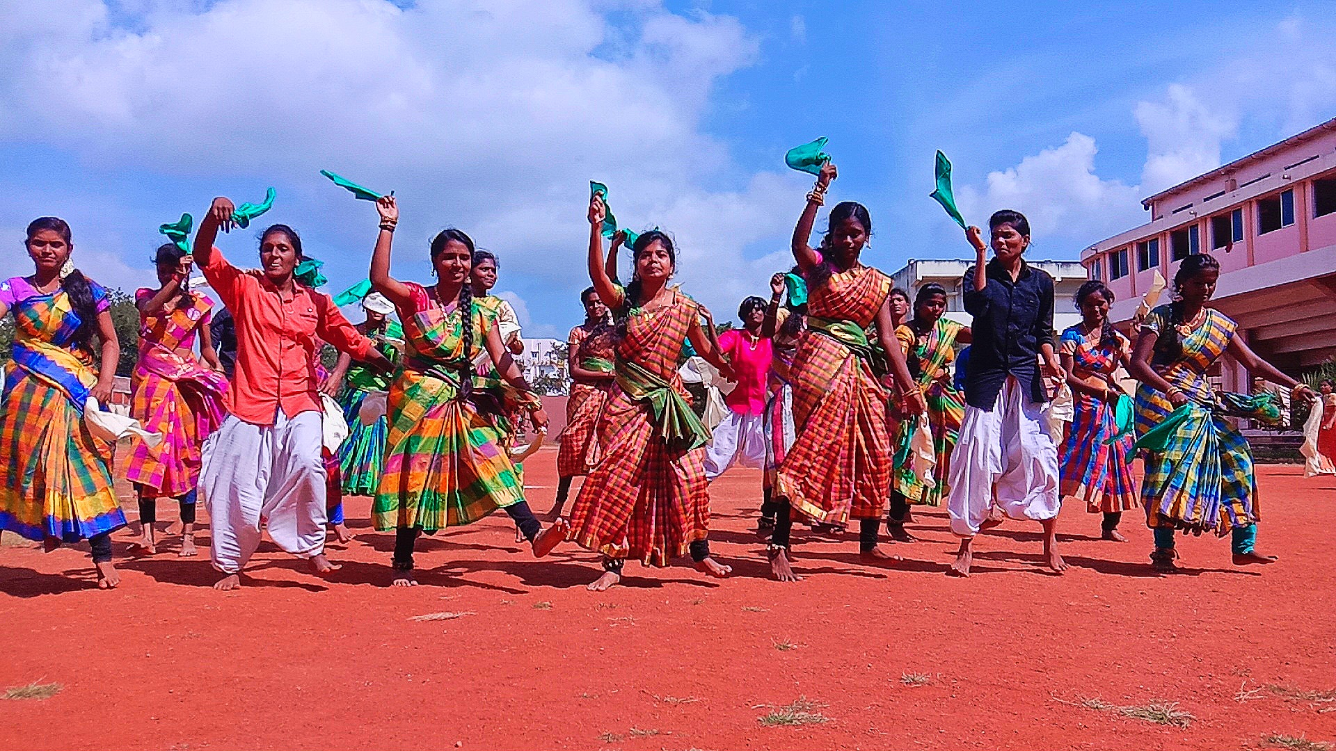 foreigners celebrated pongal with madurai college students