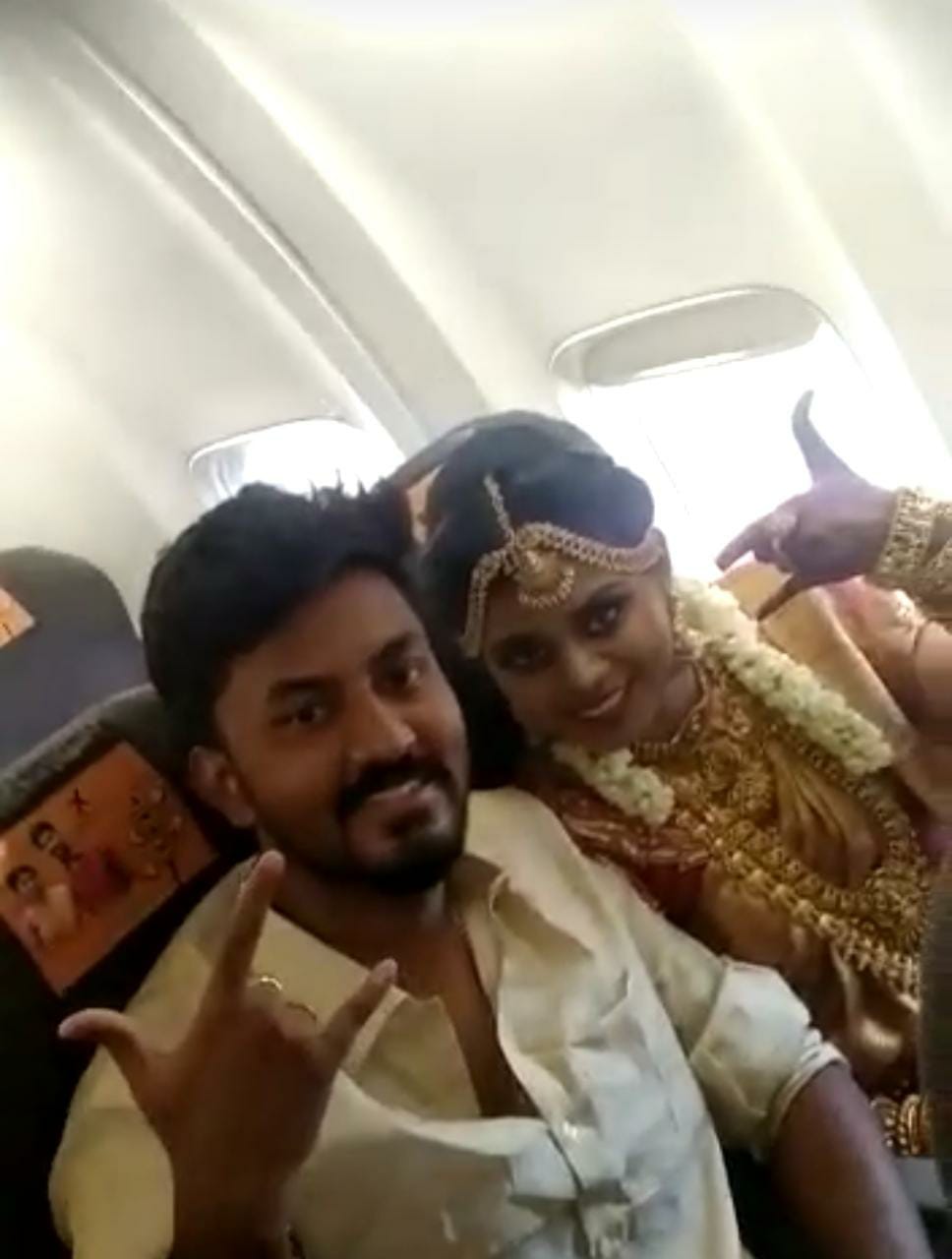 Couple ties knot in the flight