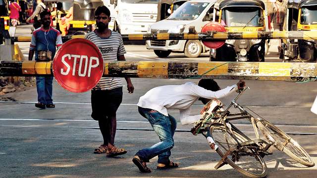 சர்வதேச ரயில்வே லெவல் கிராசிங் விழிப்புணர்வு நாள்