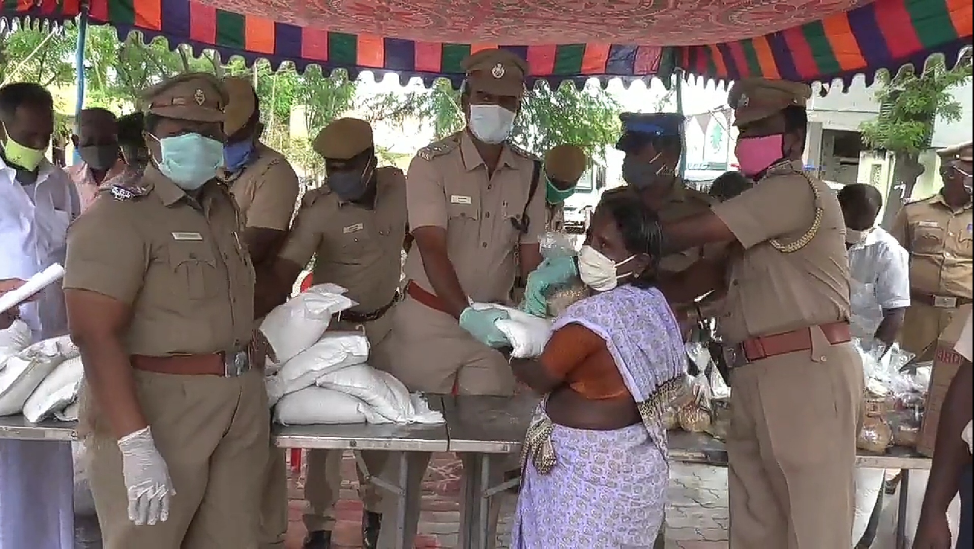 madurai sp manivannan orders to give corona relief materials to 110 adi dravidar families