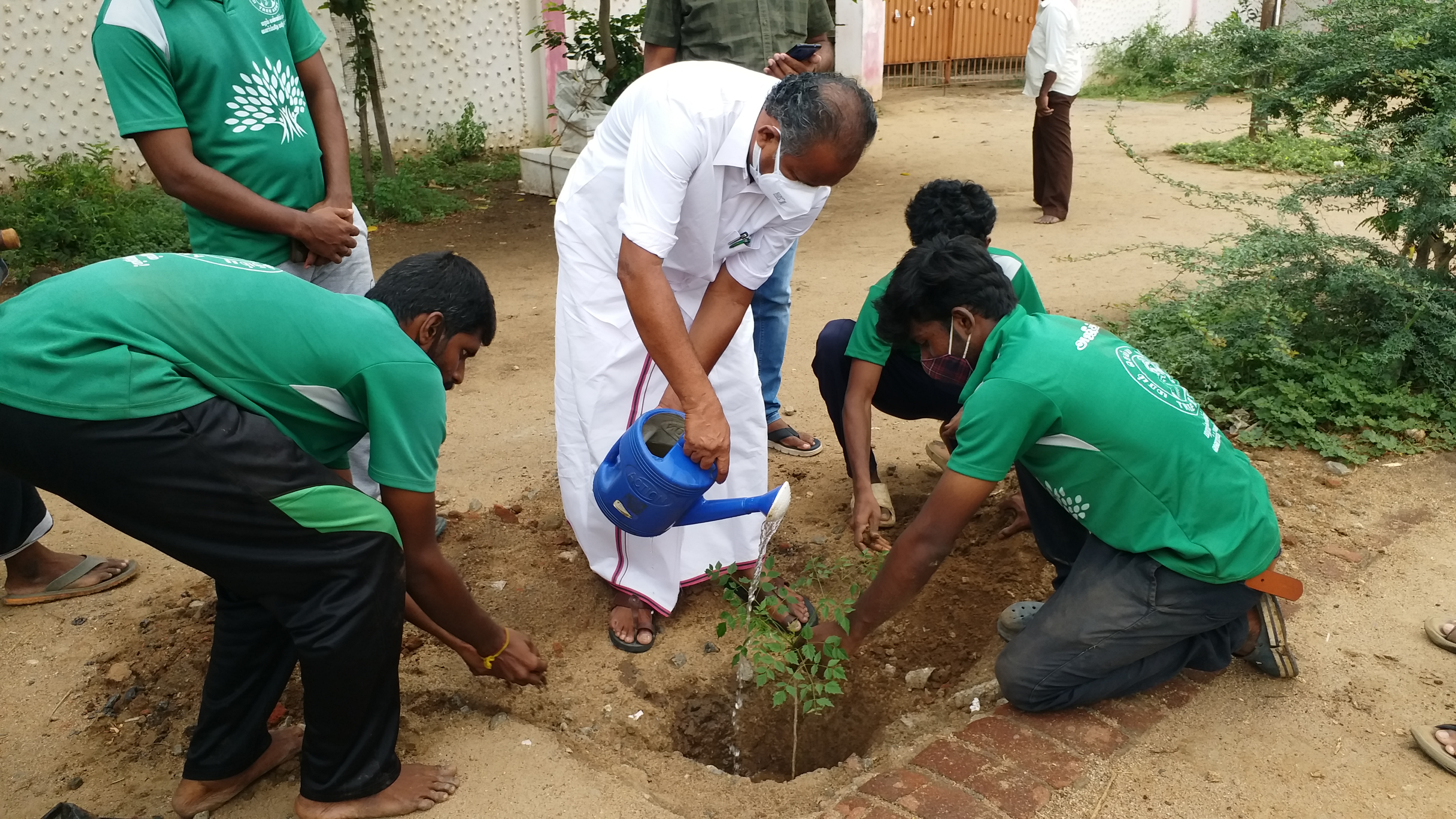 'மரம் செய விரும்பு'