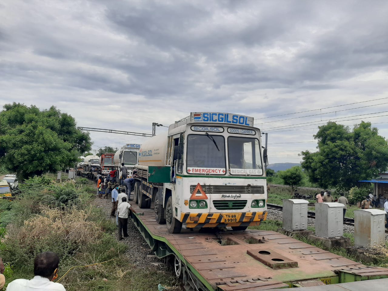 தென் மாவட்டங்களுக்கான 2-வது ஆக்ஸிஜன் ரயில் இன்று வந்தது