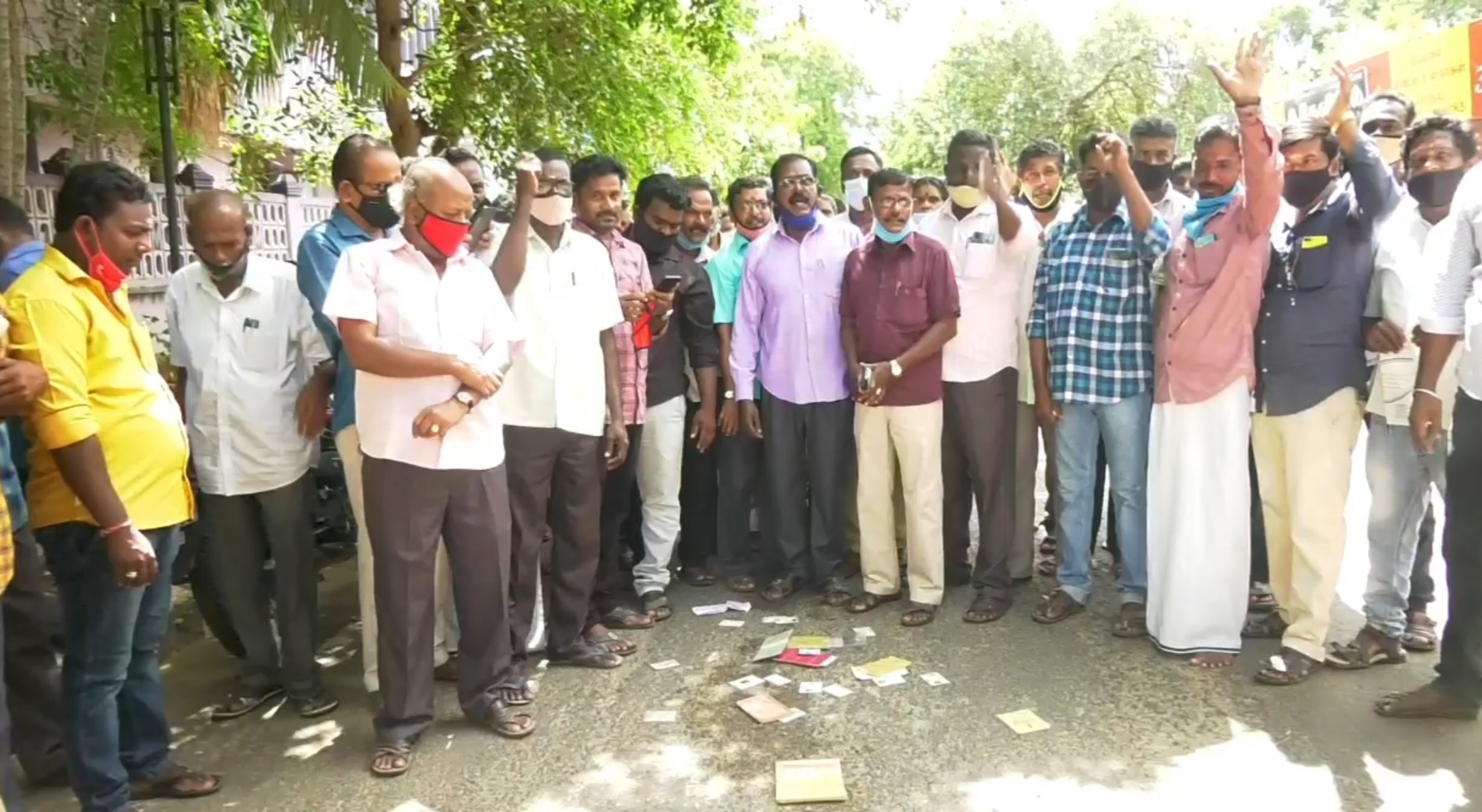 Ration shop workers protest against puducherry govt for pay their 3 years salary