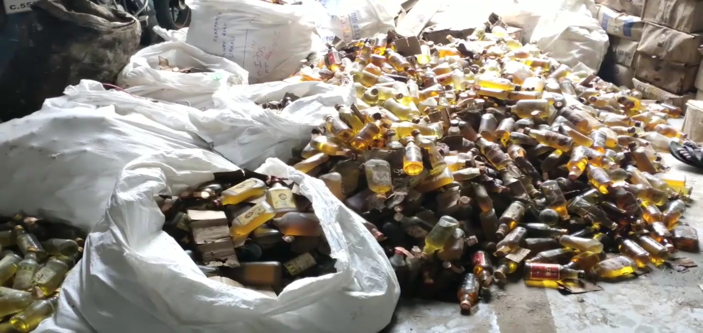 seized illegal liquor disposed in nagai Sirkazhi