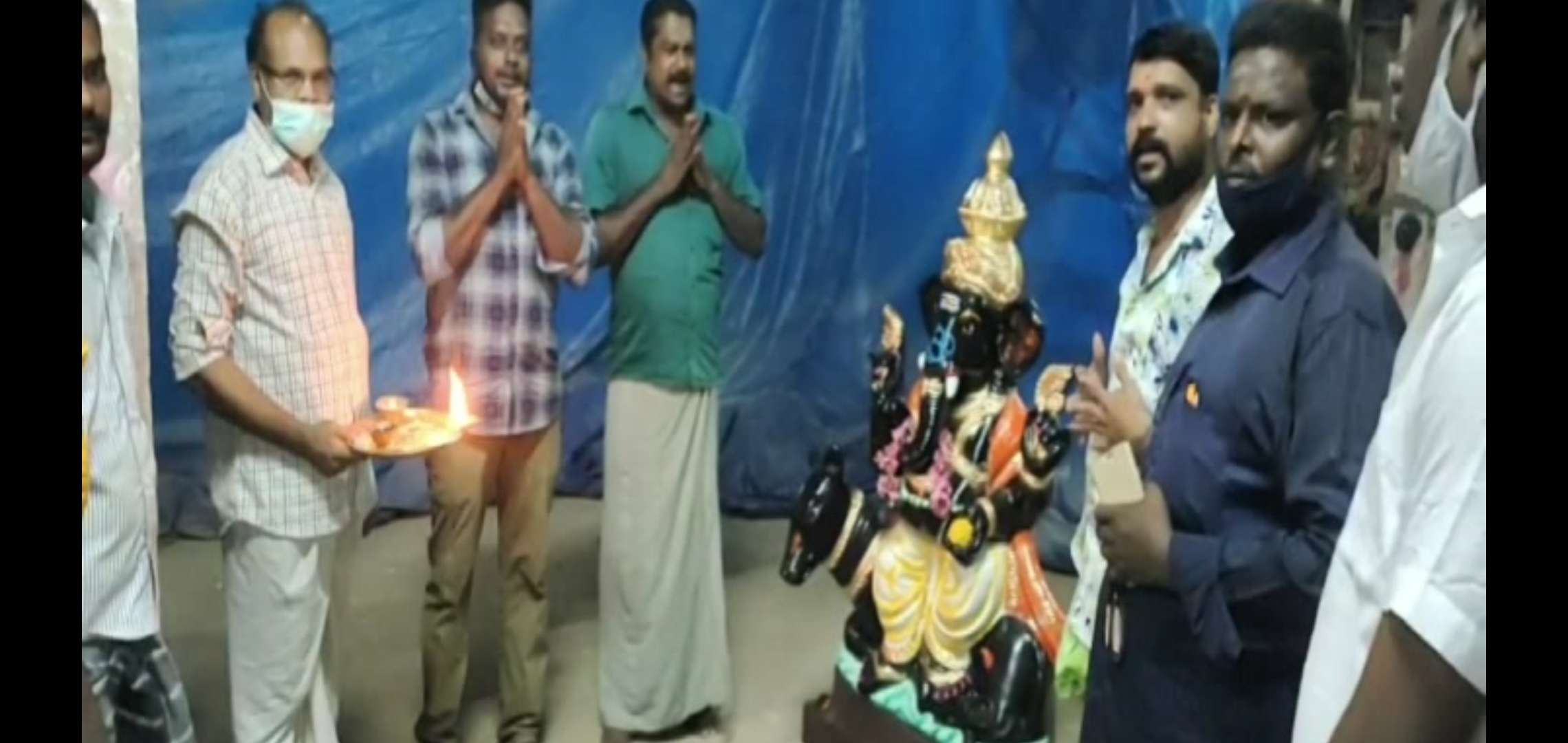 mayiladuthurai after a row with police hindu munnani members got 3 foot ganesh idol