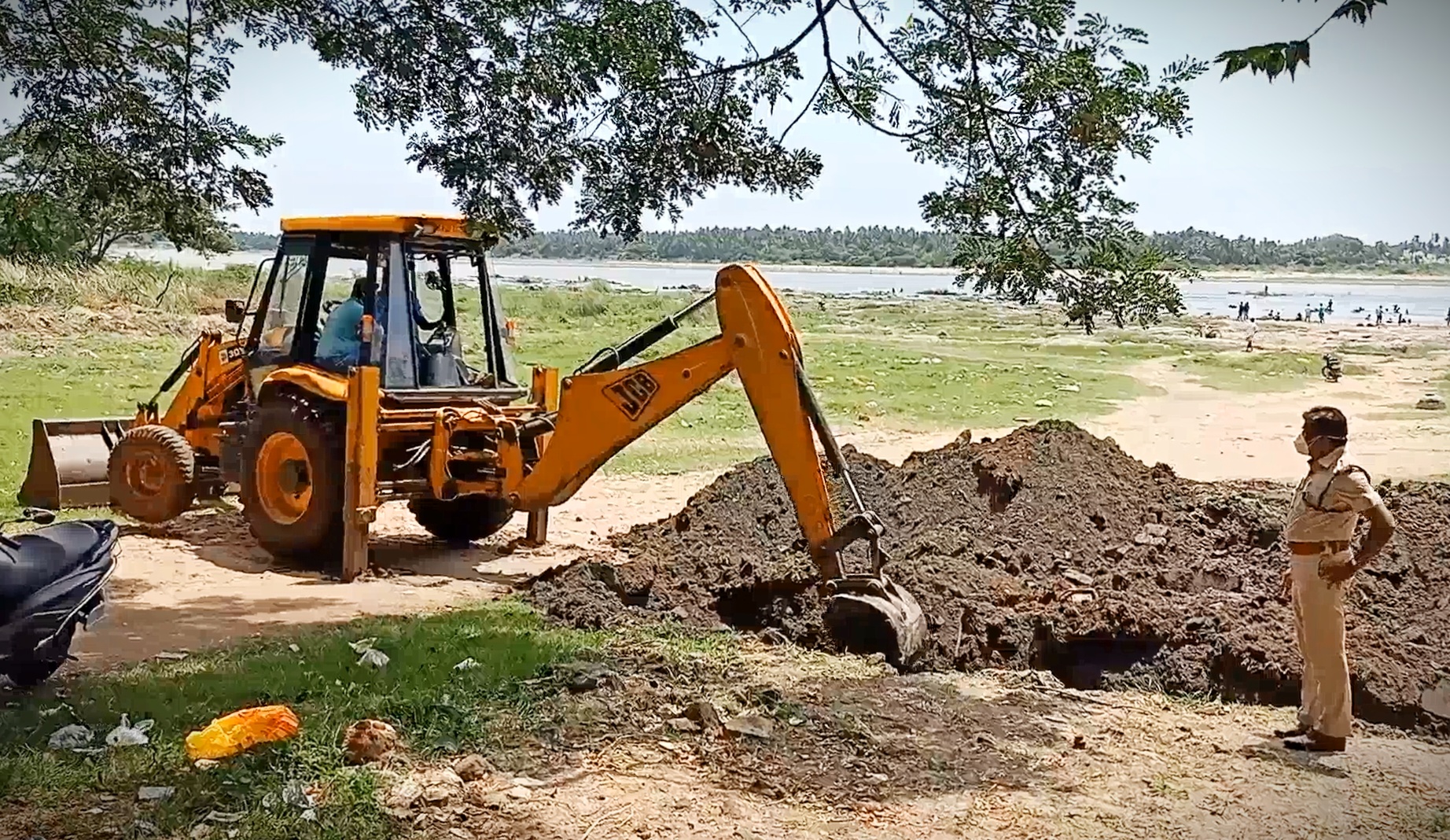 paramathivelur river maintenance to stop sand theft