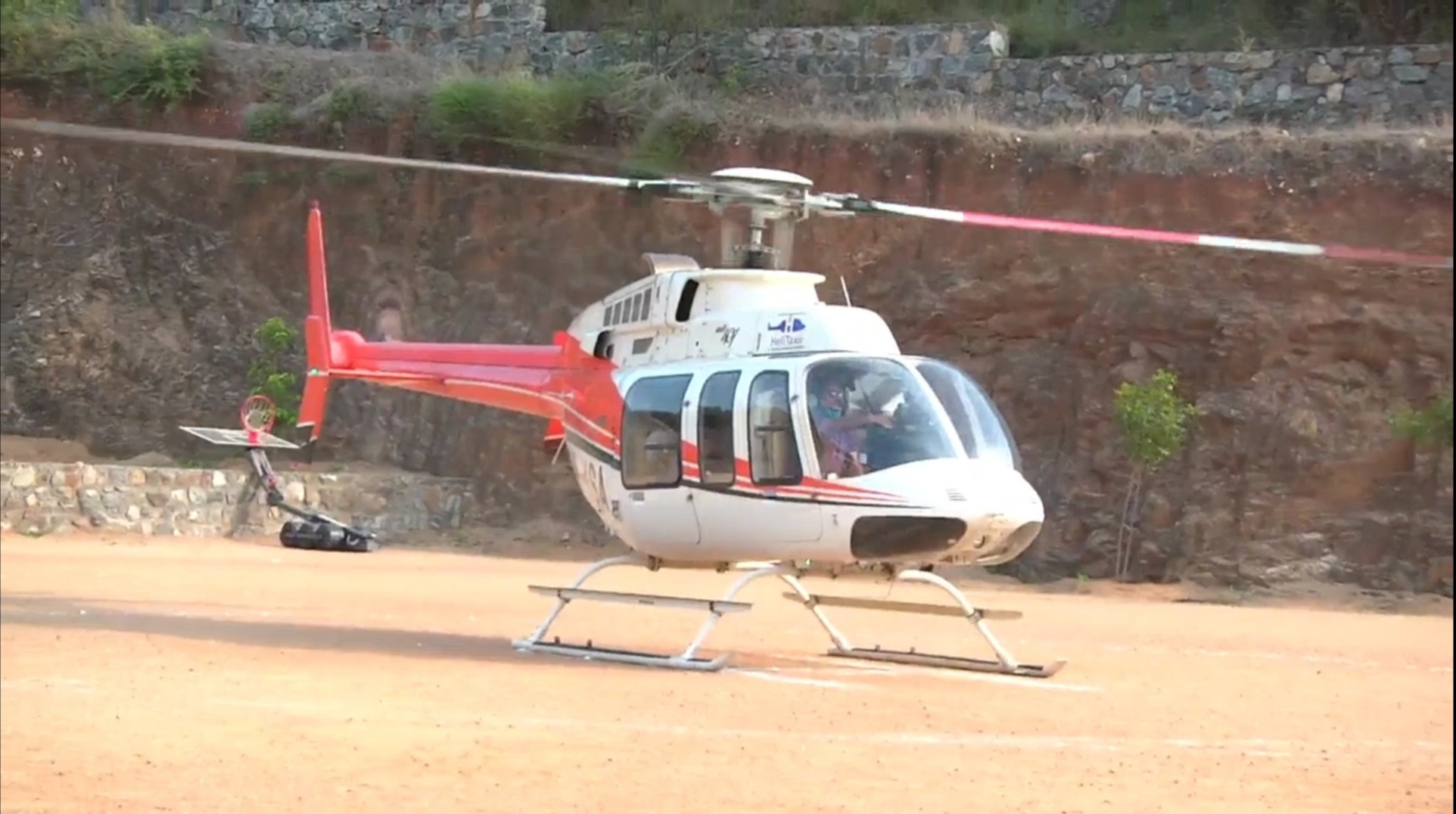 husband surprised wife by offering helicopter trip