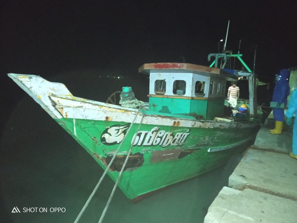 sri lankan navy arrested for tn fisheries