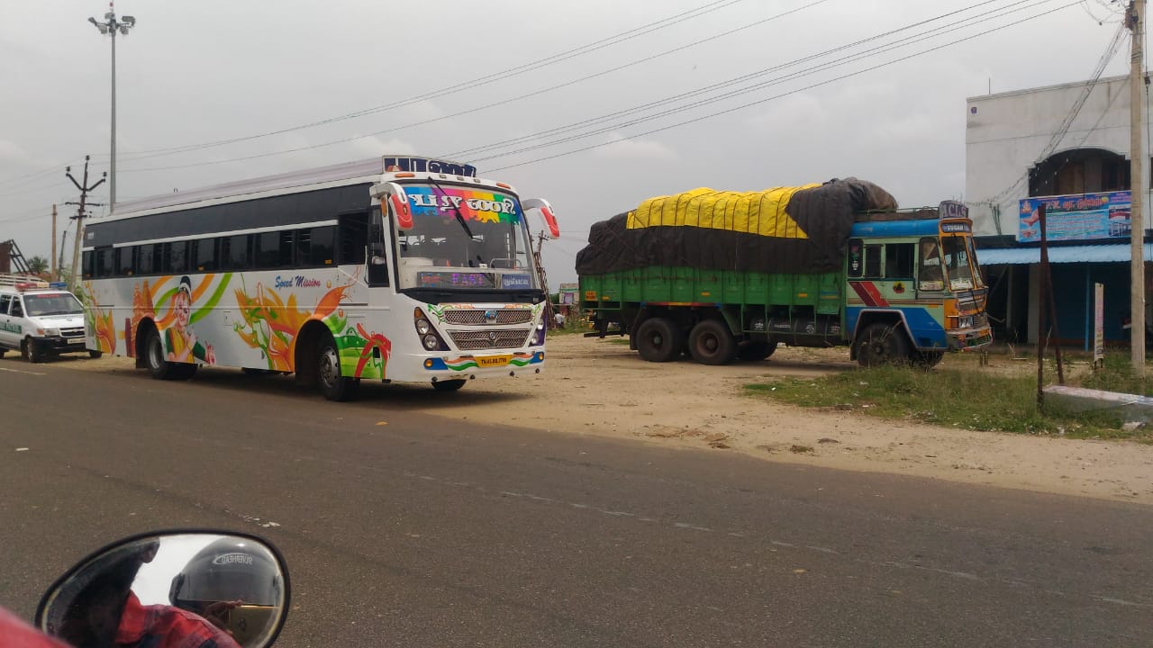 தனியார் பேருந்து