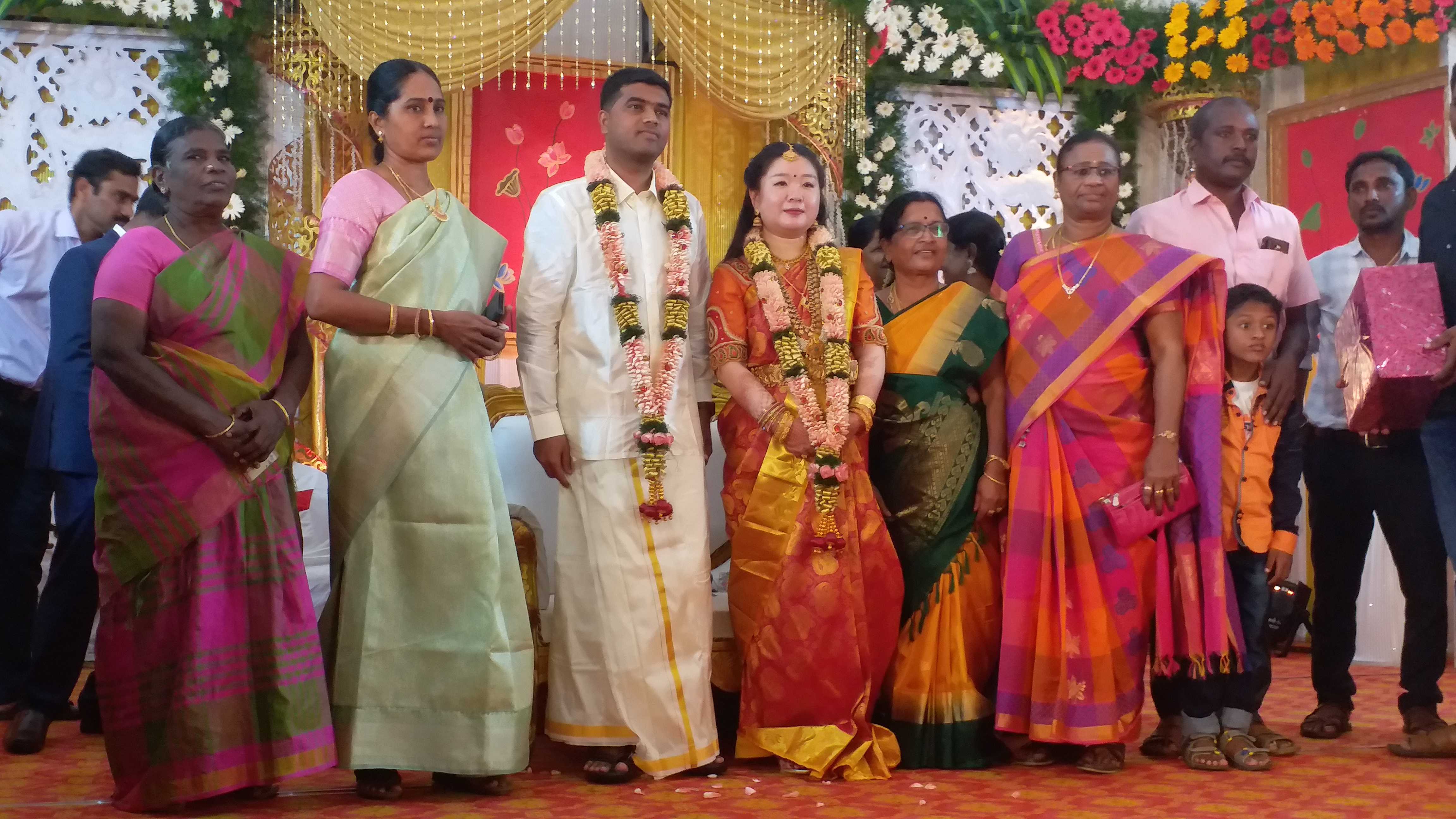 chinese girl married tamil boy in salem  tamil boy married Chinese girl in salem  சேலத்தின் மருமகள் ஆனார் சீன இளம்பெண்