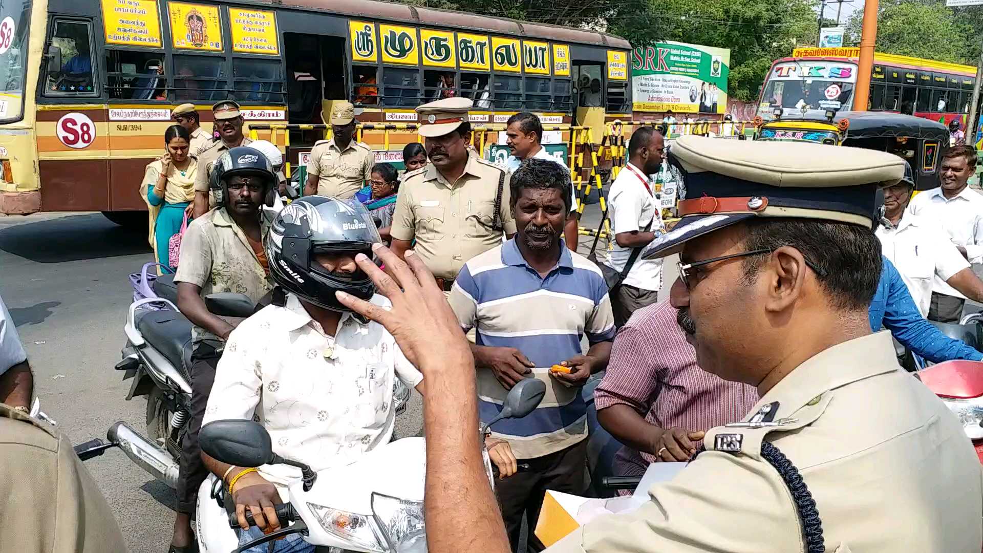 Salem commissioner provided equipment to traffic police to resist summer