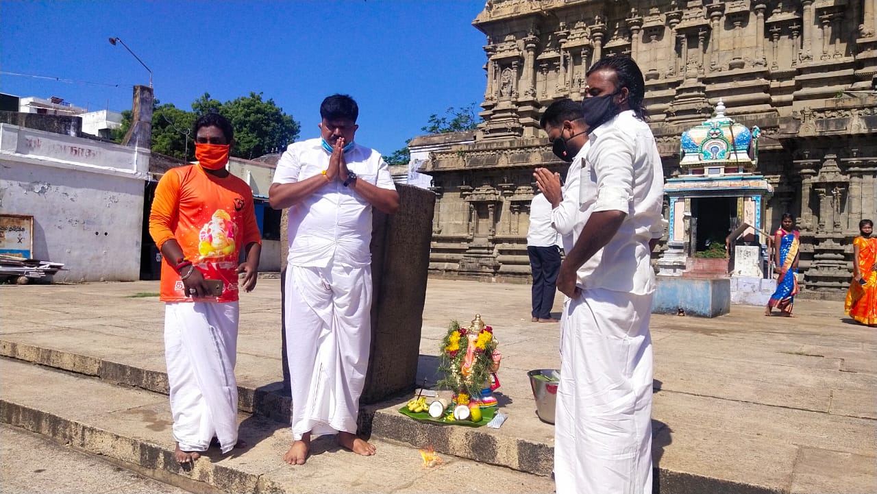 tenkasi police seized hindu munnani member's ganesh idols