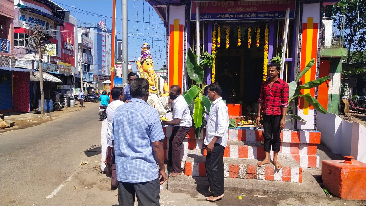 tenkasi police seized hindu munnani member's ganesh idols