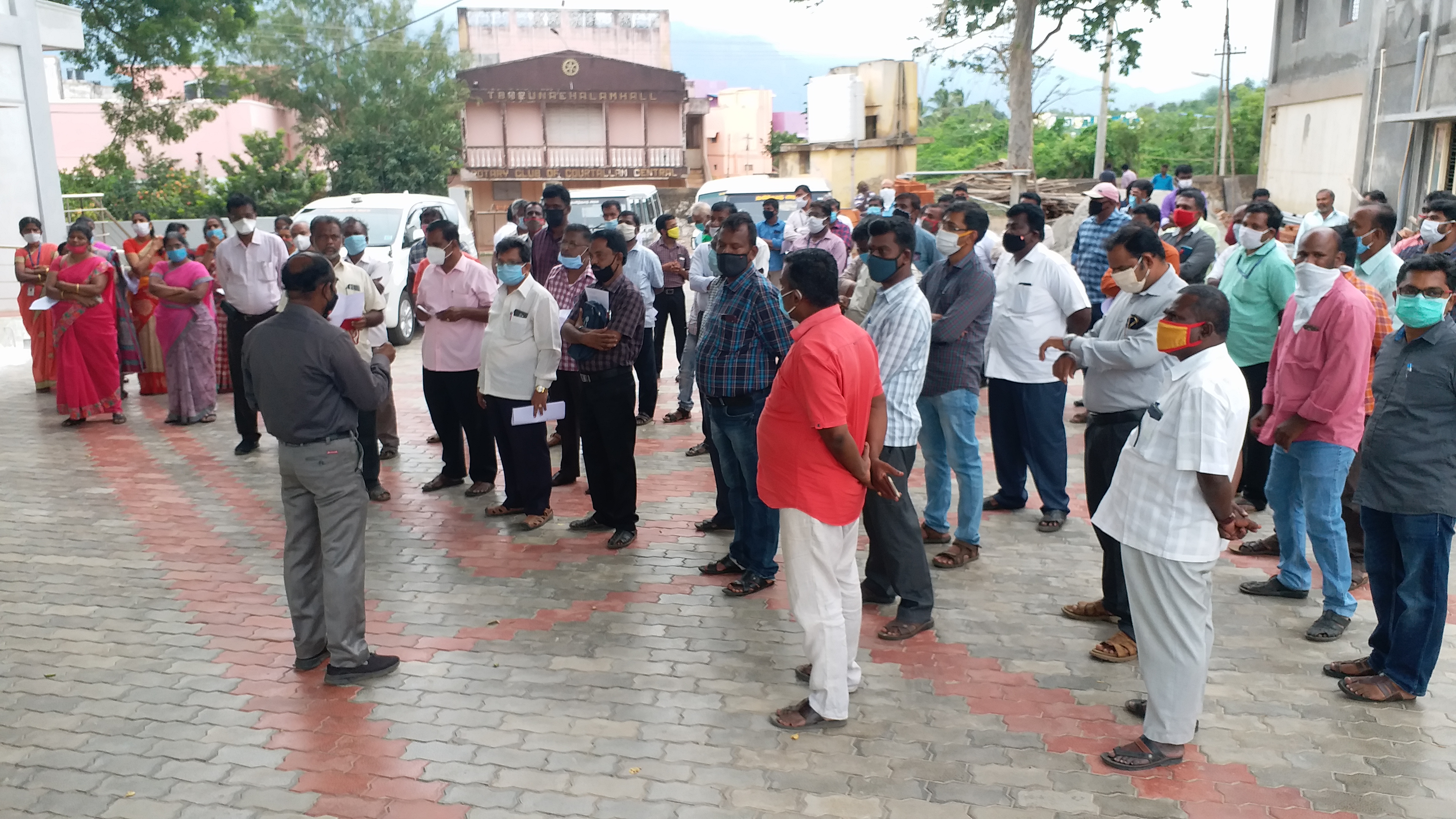 tenkasi revenue officers protest to relocate the new collector buidling