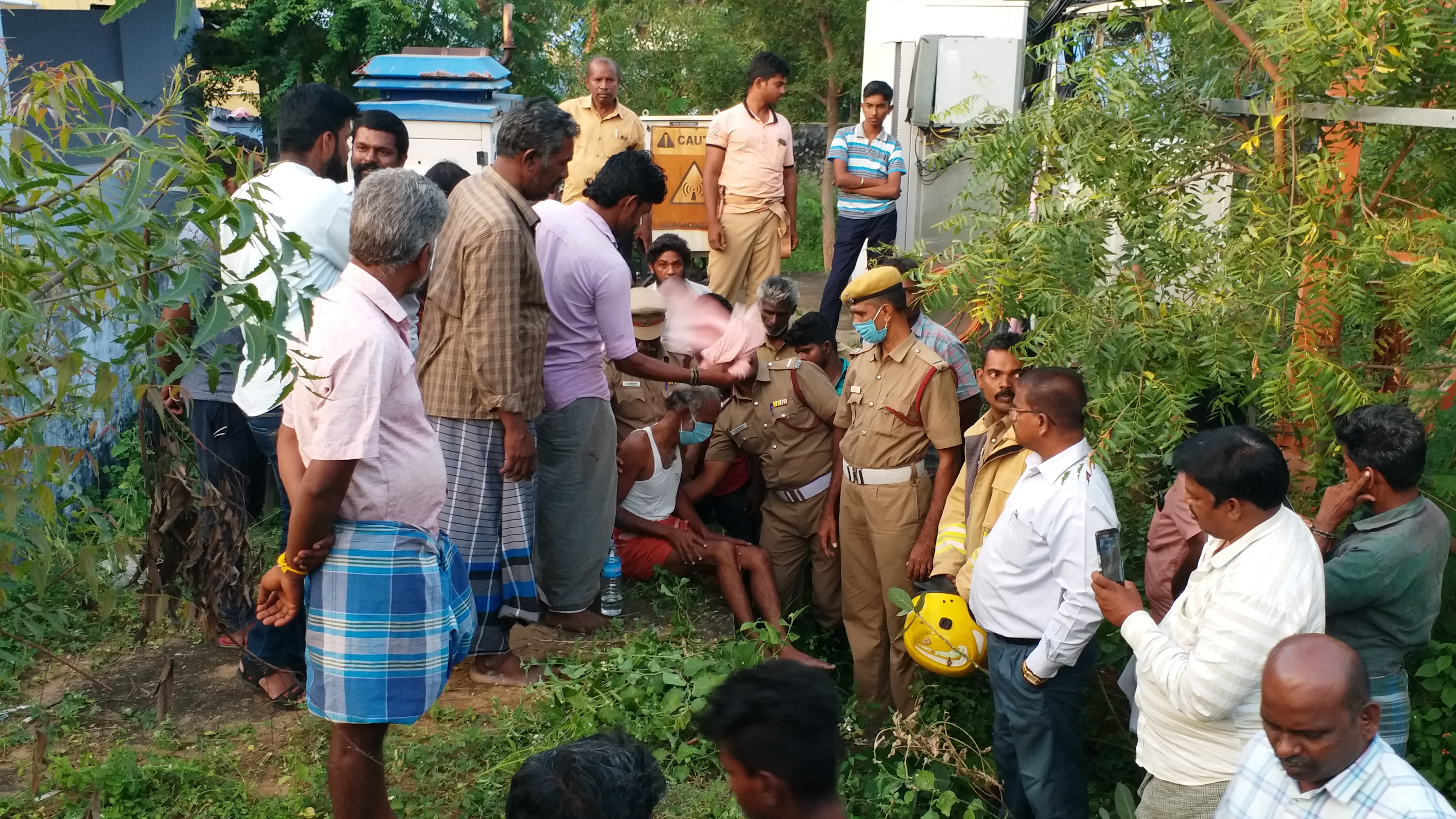 3 மணி நேர போராட்டத்திற்கு பின்னர் மீட்கப்பட்ட முதியவர்