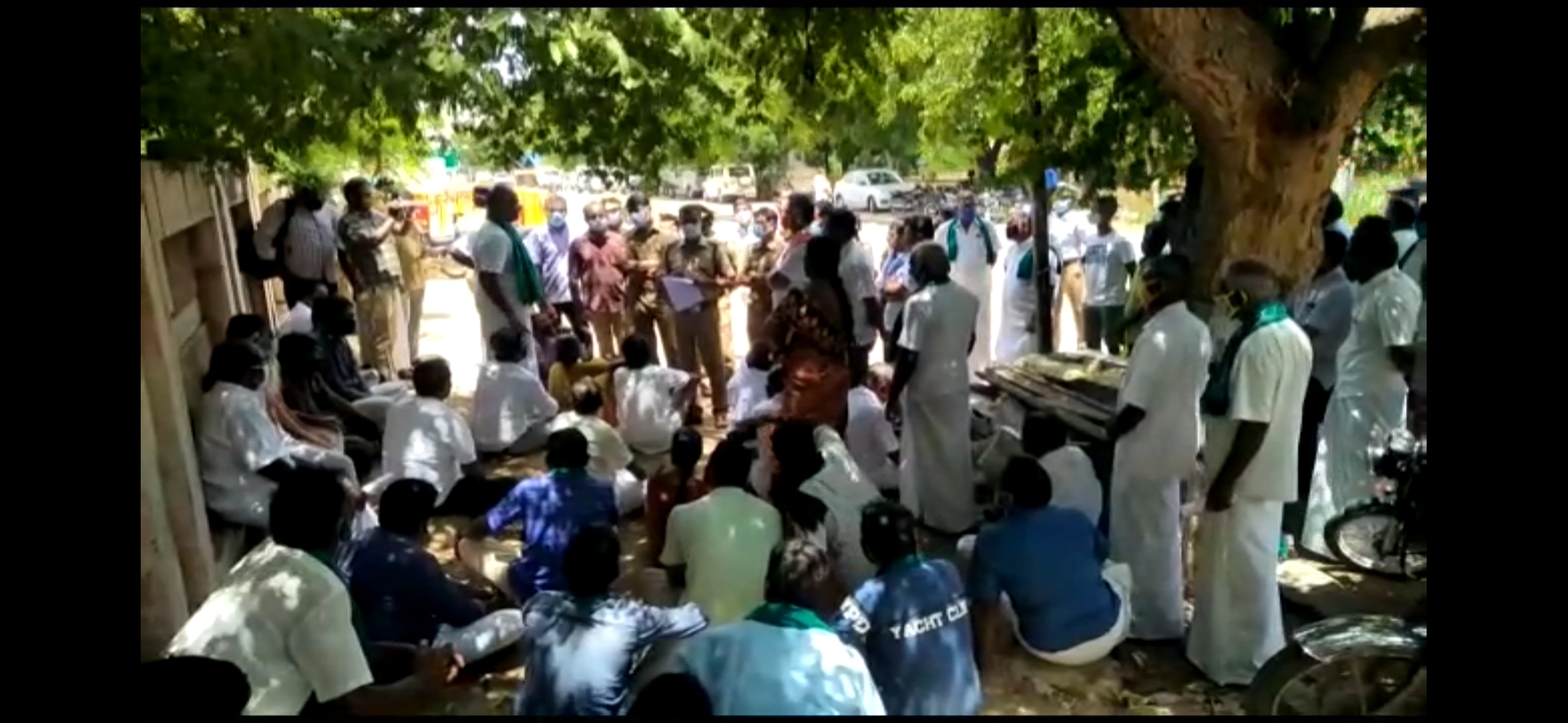 tiruppur farmers protest against false case which is filed on them