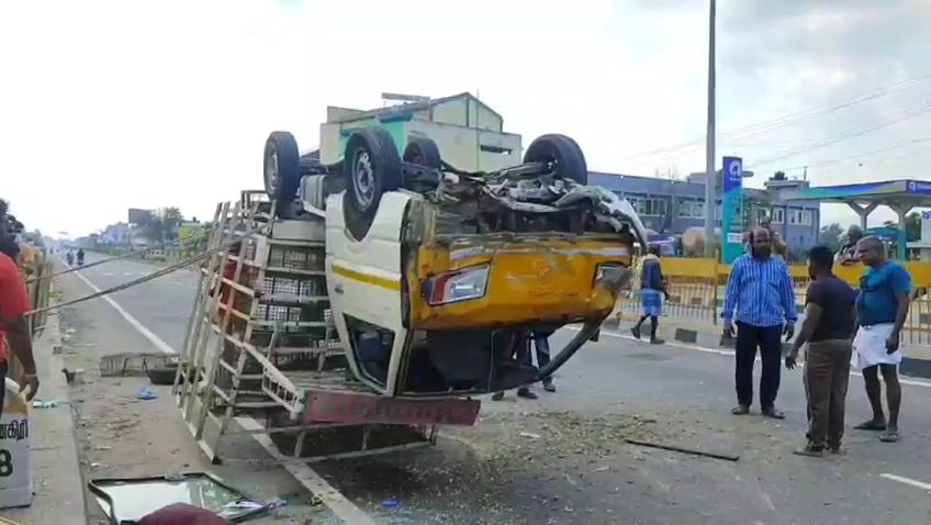 ஆம்பூரில் டாட்டா ஏஸ் வாகனம் தலைகுப்புற கவிழ்ந்து விபத்து