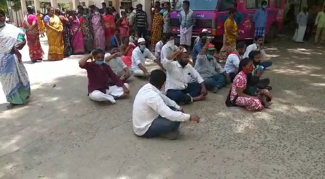 vellore-sdpi-holds-dharna-for a born baby died because of govt hospital hygiene facility