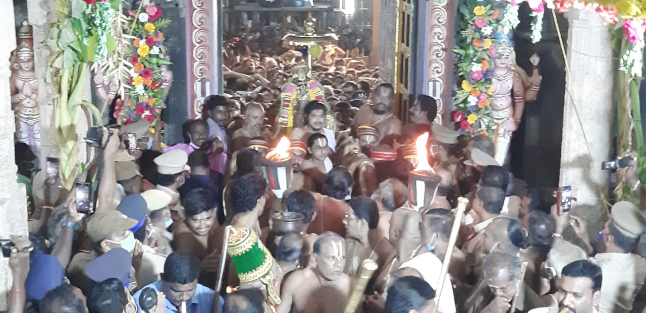 ஸ்ரீரங்கம் சொர்க்கவாசல் அதிகாலையில் திறப்பு, Vaikunda Ekadasi Festival Srirangam Sorgavaasal opened