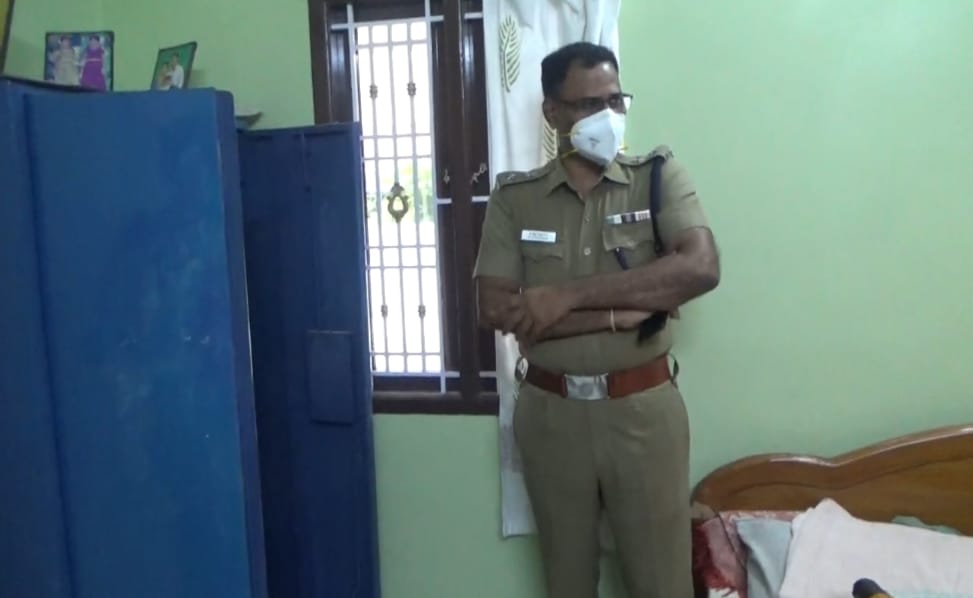 thoothukudi in a house burglars had stolen 35 sovereign gold