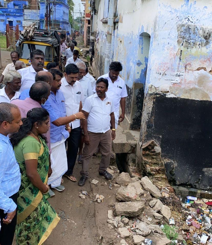 BJP MLA Nainar Nagendran visit rain hit places in Tirunelveli