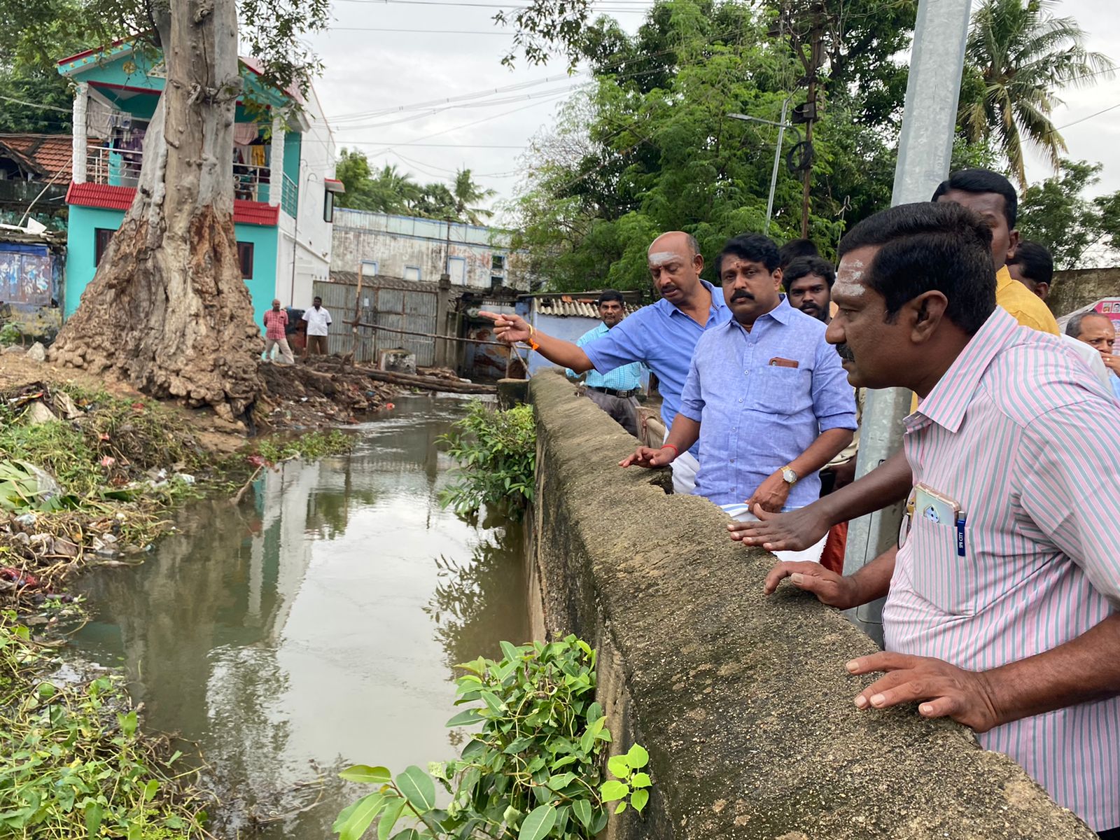 BJP MLA Nainar Nagendran visit rain hit places in Tirunelveli