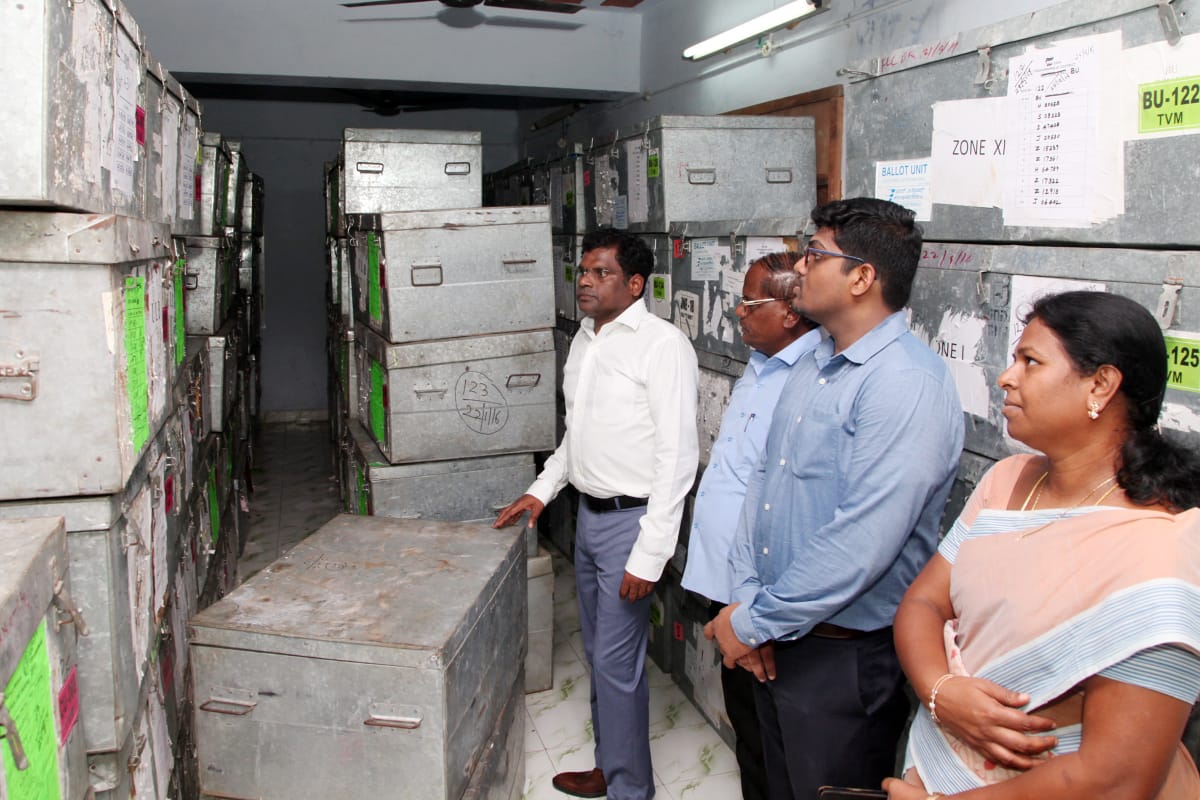 voting machine checking in tiruvannamalai collector office